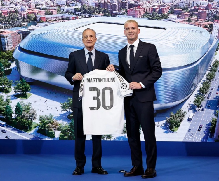 开云体育官网-记者：马斯坦托诺自己选择了30号球衣，这并不是皇马的决定