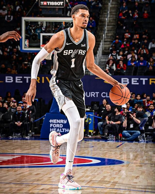 kaiyun.com-人家新秀撞墙他越打越猛！两因素让文班亚马蜕变