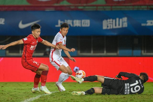 kaiyun-开云（中国）官方网站_KAIYUN SPORTS-武磊时隔1409天再战中超 武巴同城状态低迷失单刀